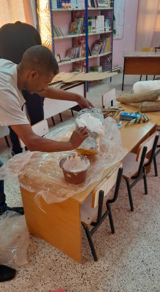 ورشة الفنون التشكيلية 